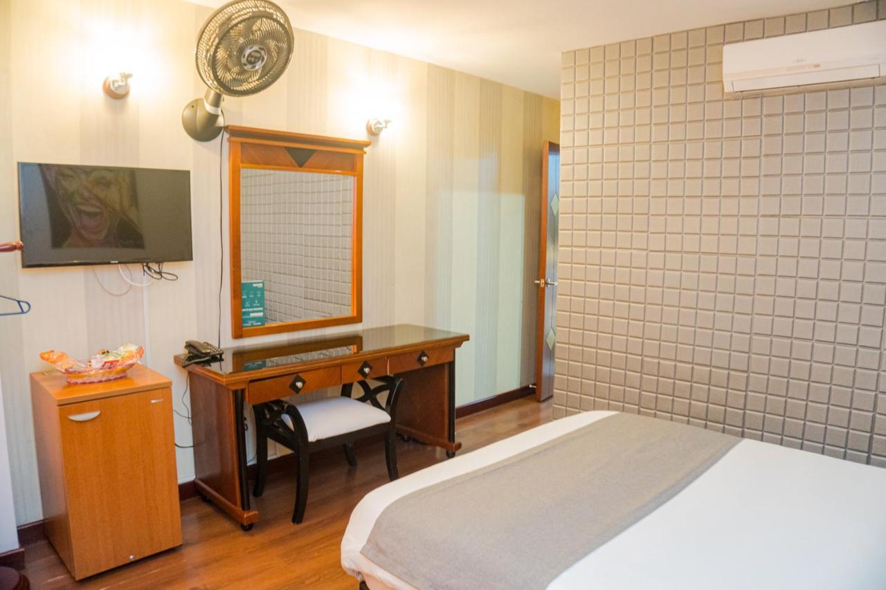 Ayenda Imperio Real Hotel Pereira Exterior photo